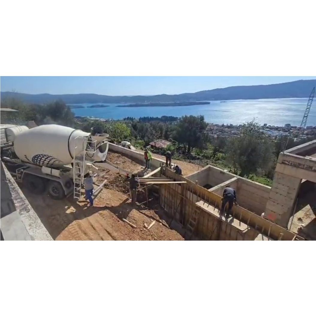 Real Estate/ Land Investment (3789 m²) for Development of Sea View Villas, with pool and 2 car garaj, 2 or 3 Bedroom types, 2.5 Bathrooms in partnership with MGTMontenegro a Local Company with Architectural/Construction and Commercial Marketing/Business Expertise.