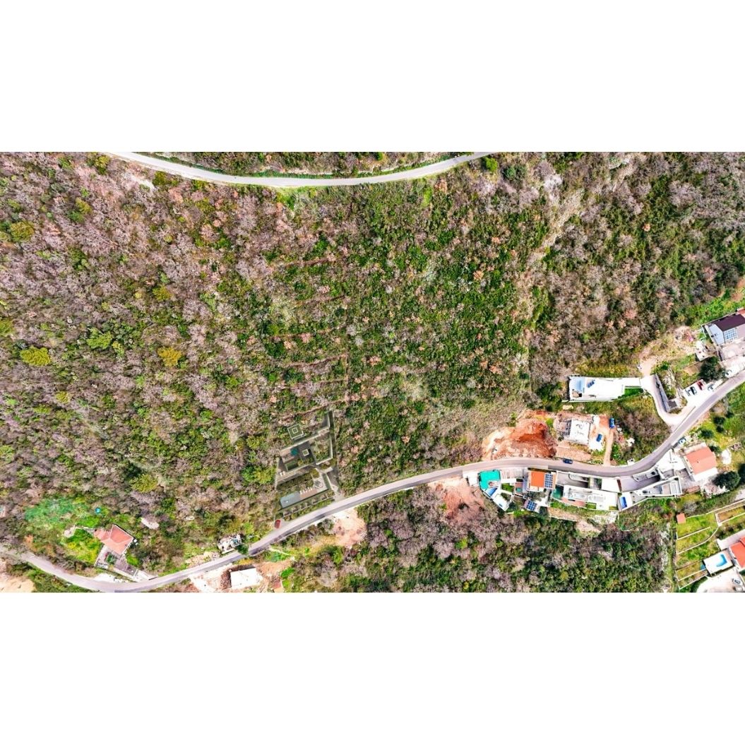 Real Estate/ Land Investment (3789 m²) for Development of Sea View Villas, with pool and 2 car garaj, 2 or 3 Bedroom types, 2.5 Bathrooms in partnership with MGTMontenegro a Local Company with Architectural/Construction and Commercial Marketing/Business Expertise.